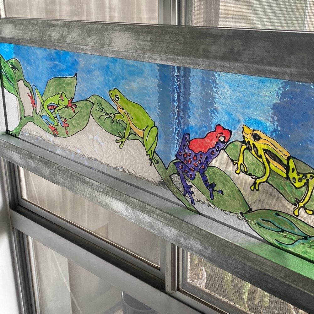 Large framed Tree Frogs Suncatcher